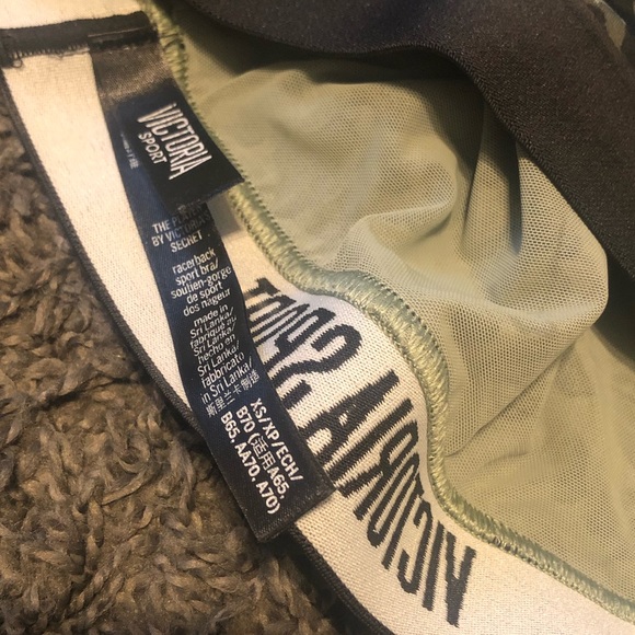 Victoria Sport Leopard Bra - Picture 4 of 4